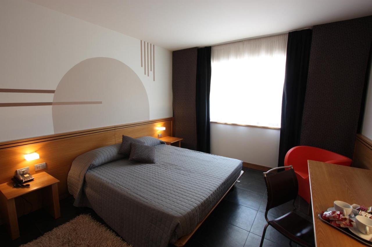 Hotel Europa Belluno Bagian luar foto