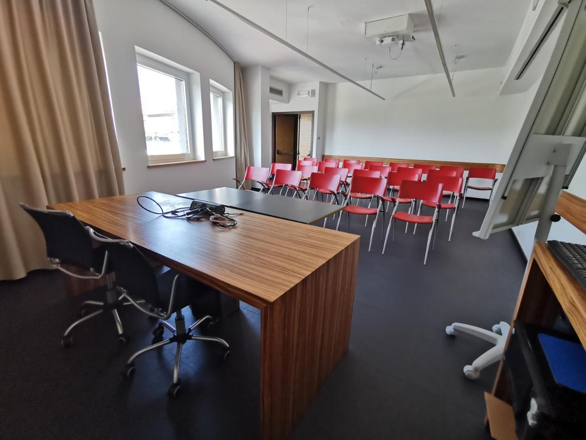 Hotel Europa Belluno Bagian luar foto