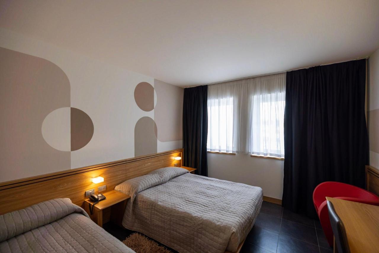 Hotel Europa Belluno Bagian luar foto