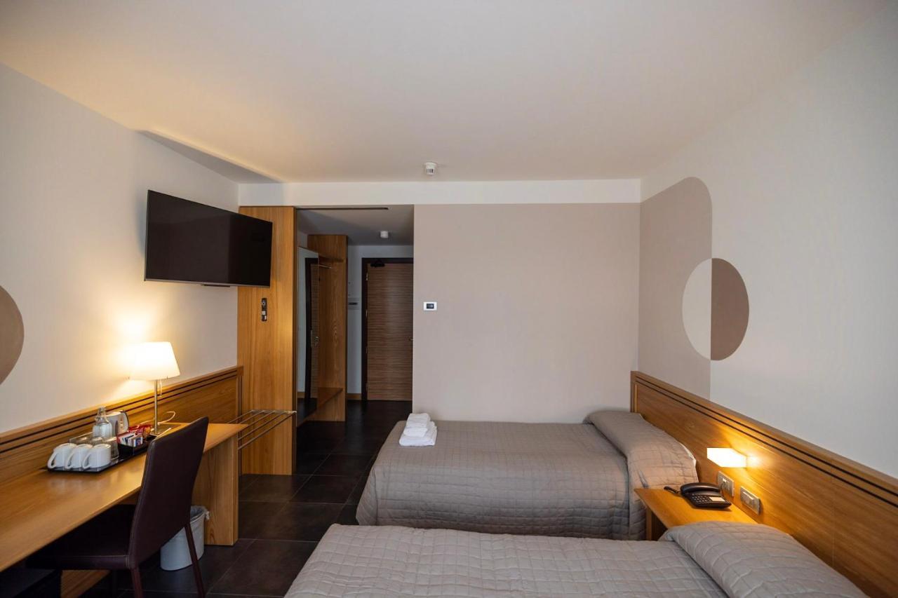 Hotel Europa Belluno Bagian luar foto